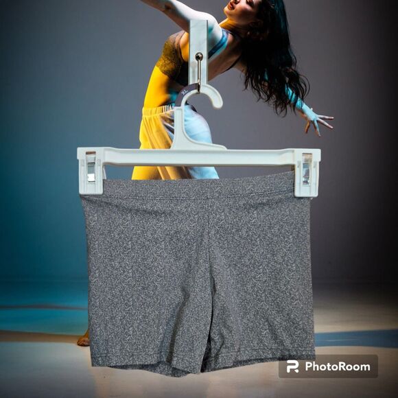 Dance Shorts Girl's Size ‎ 7/8 Gray - Picture 1 of 2